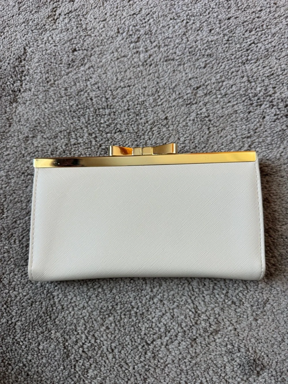 Floral Kiss Lock Wallet White Coin Purse Clutch Gold Frame Compact Organizer
